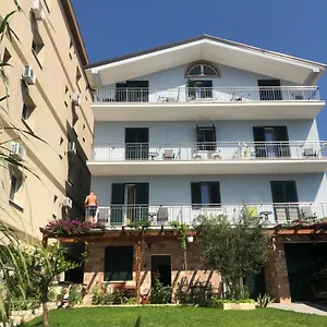 https://villa-dei-fiori.albaniahotels.org